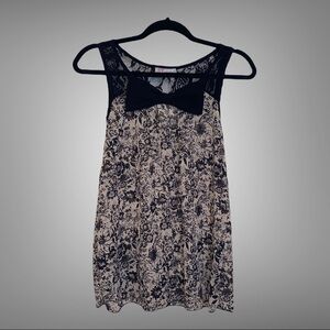Julie’s Closet Maternity Top